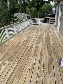 Before & After Deck Pressure Washing & Staining in Paterson, NJ (2)